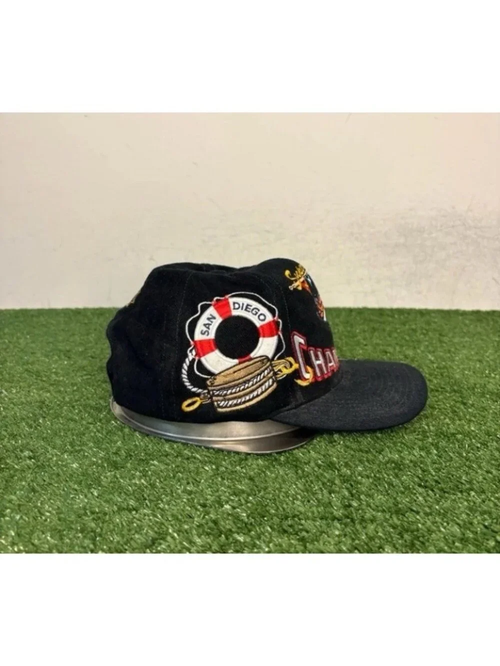 Vintage Denver Broncos hat cap snap back black logo athletic super bowl mens